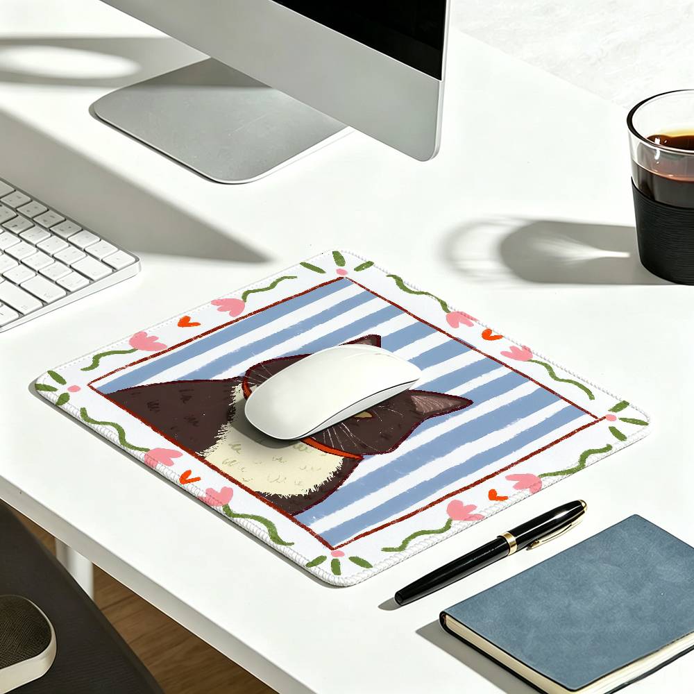 Sevimli karikatür kedi portre  - Gaming Accessories Photo incelemesi ve fiyatı